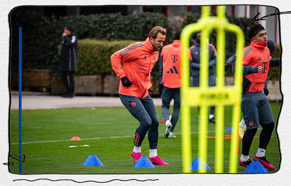 门德斯潇洒拉球戏耍亚马尔 门德斯潇洒拉球戏耍亚马尔